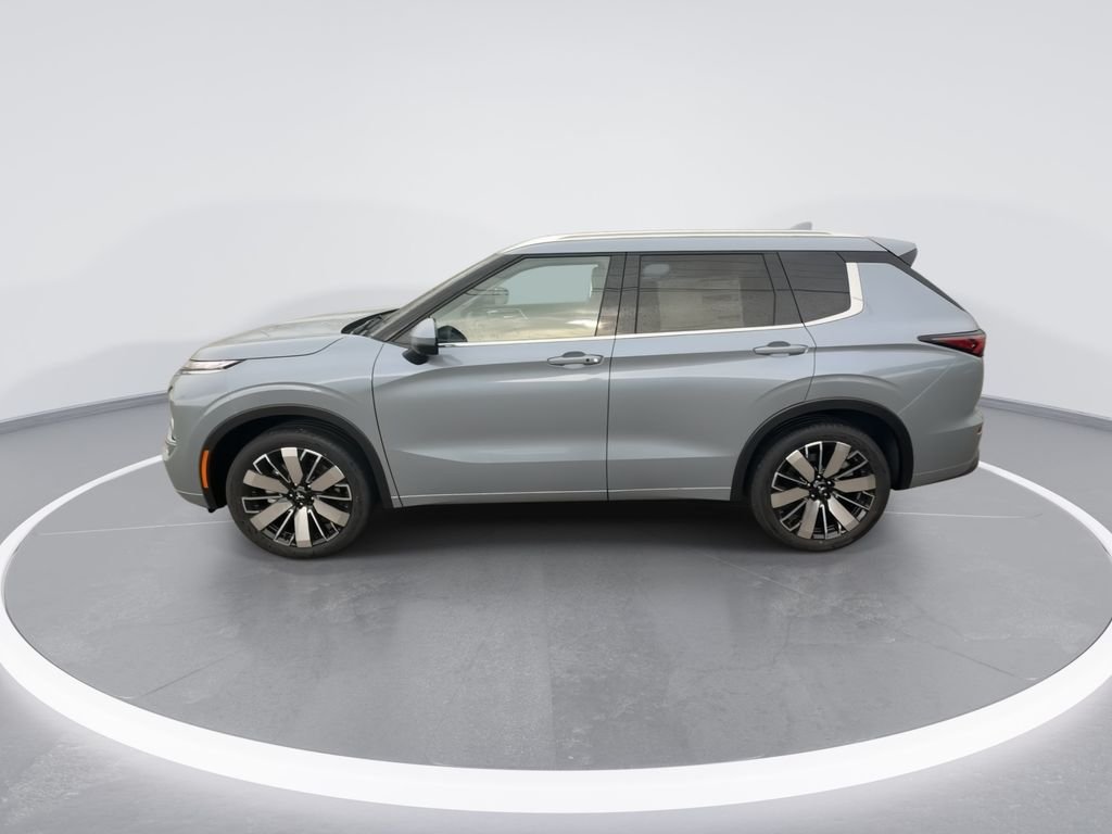 New 2026 Gray Mitsubishi SEL image 5