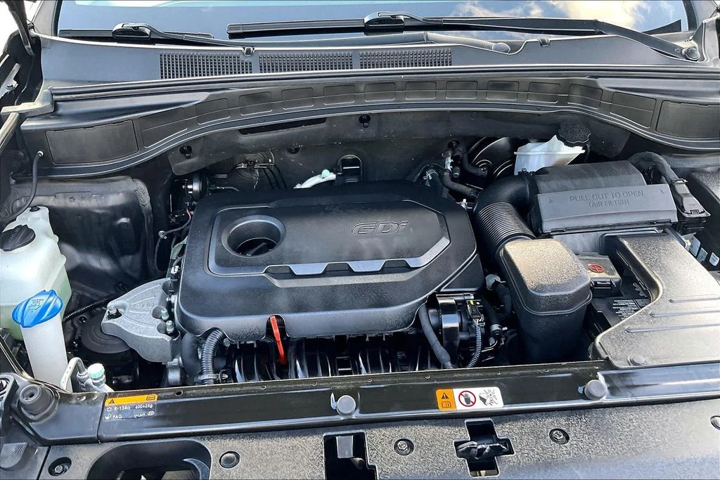 Used 2017 Black Hyundai 2.4 Base image 9