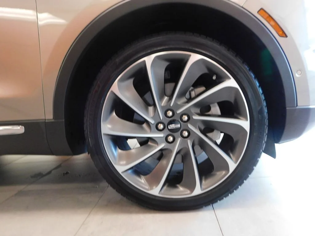 Used 2021 Mocha Lincoln Reserve image 11