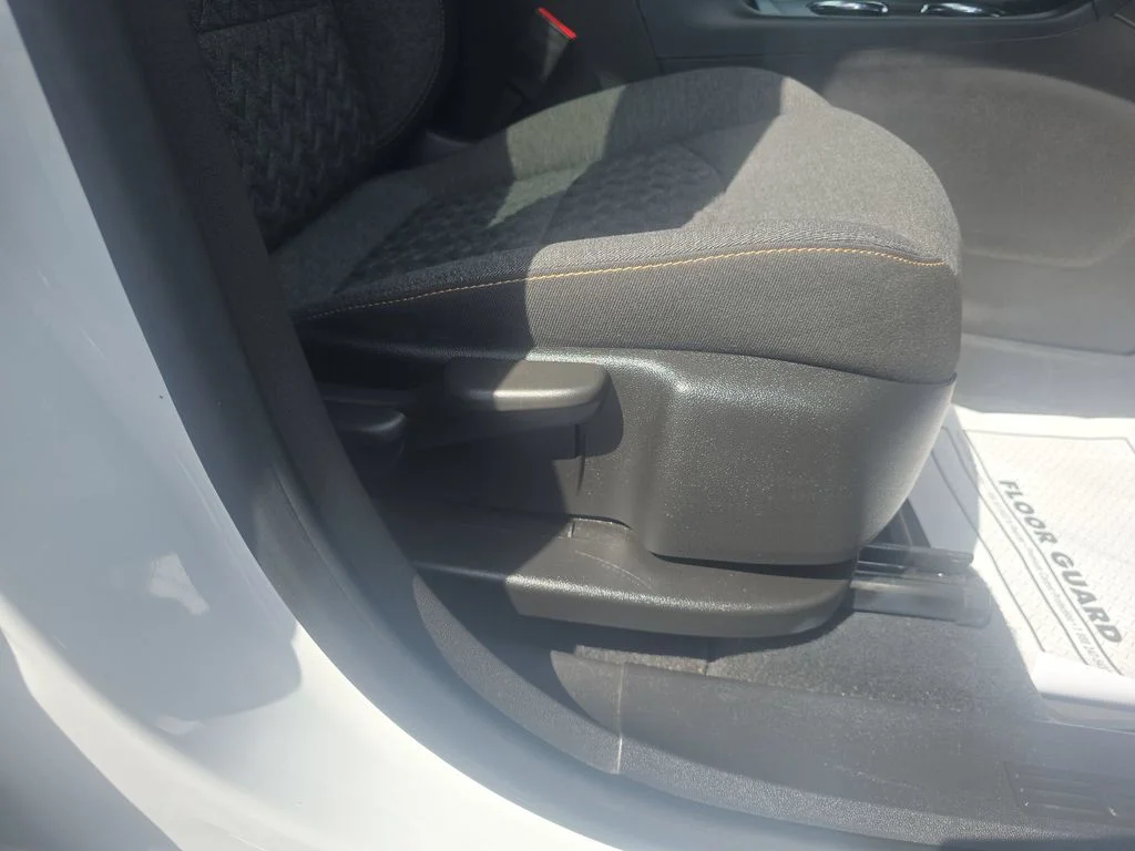 Used 2023 Summit White Chevrolet LT image 34
