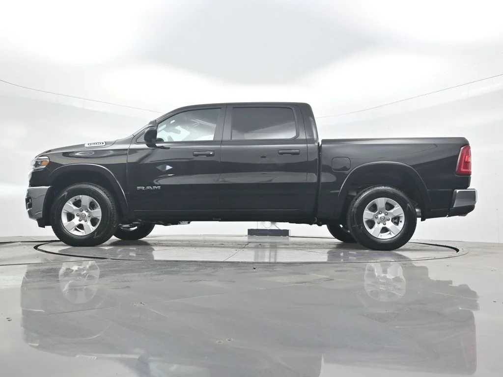 New 2026 Diamond Black Crystal Pearl-Coat Exterior Paint RAM Big Horn/Lone Star image 44