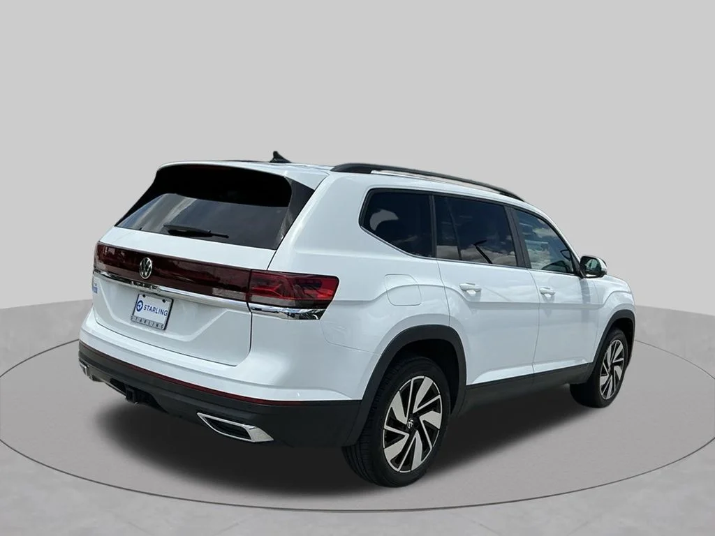 Used 2024  Volkswagen 2.0T SE w/Technology image 11