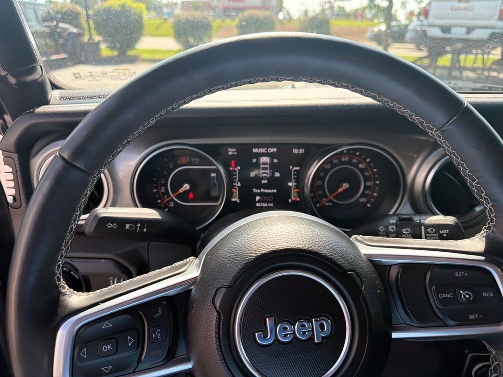 Used 2023 Black Jeep Sahara image 18