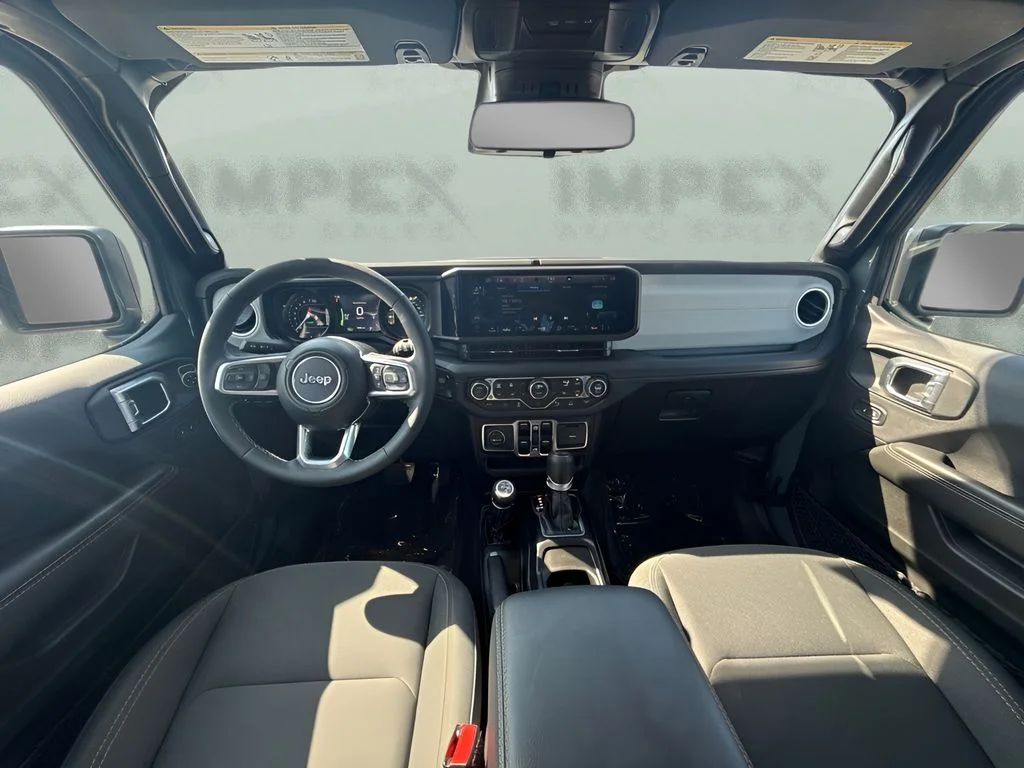 Used 2025 Gray Jeep Sahara 4xe image 7