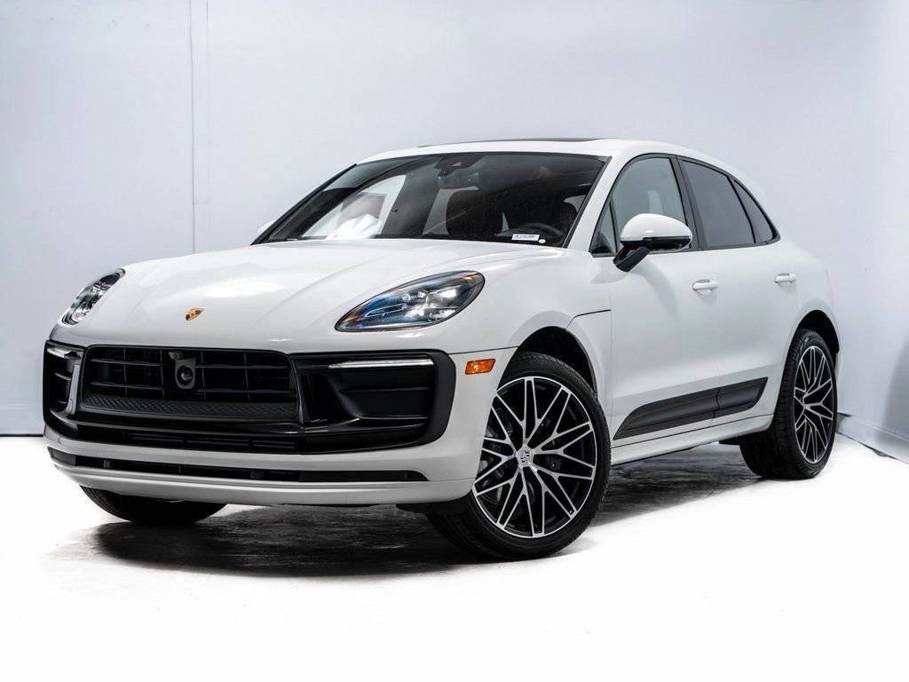 2026 Porsche Macan Base