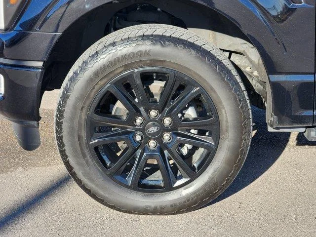 Used 2024 Agate Black MET Ford Platinum 4x4 SuperCrew Cab 5.5 ft. box 145 in. WB image 10