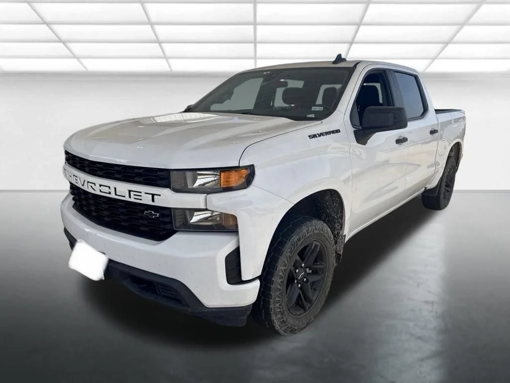 Used 2021 SUMMIT WHITE Chevrolet Custom image 4