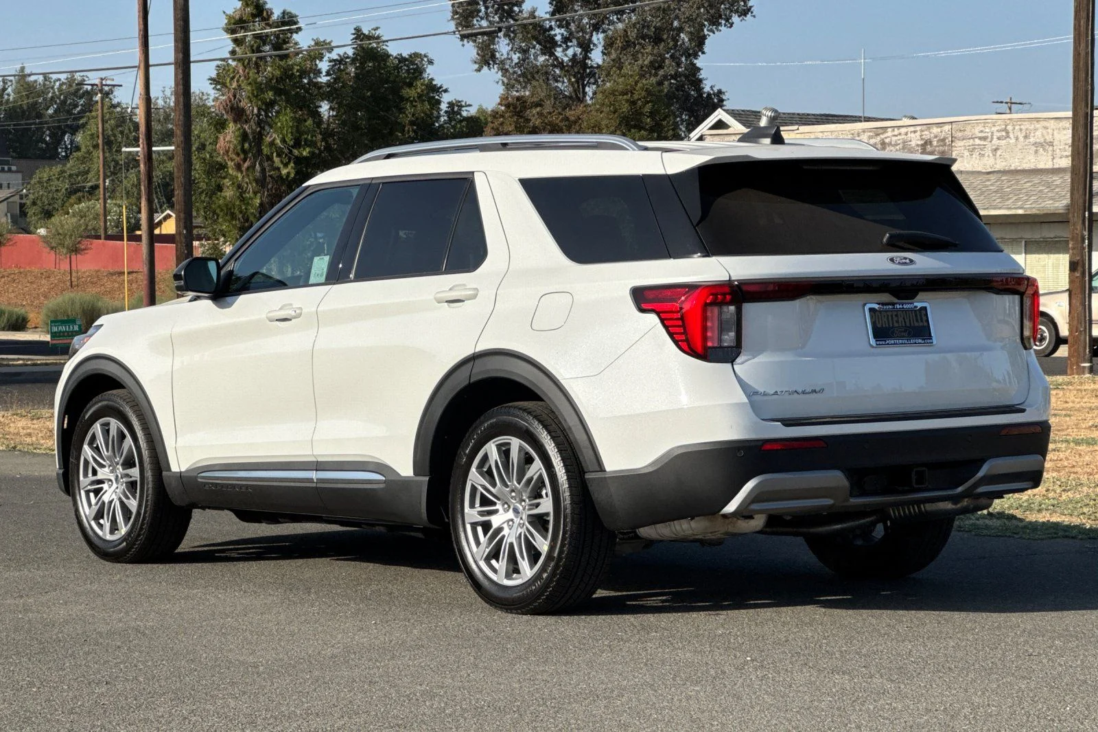 New 2027 Star White Metallic Tri-Coat Ford Platinum™ image 7
