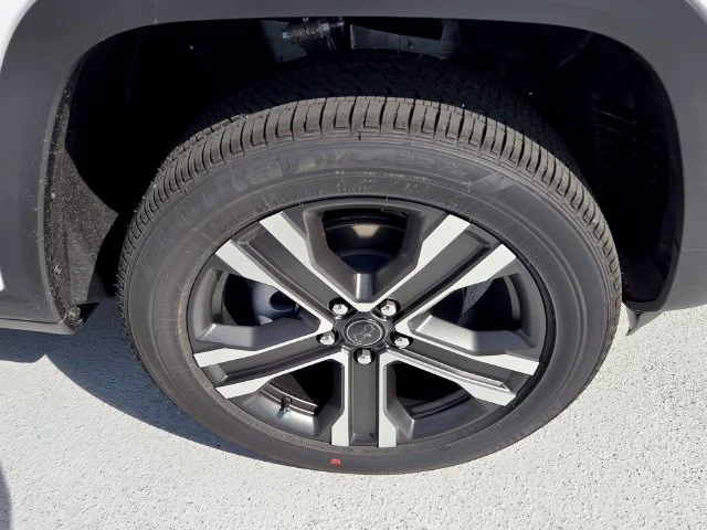 New 2027 Bright White Clearcoat Jeep Limited image 11