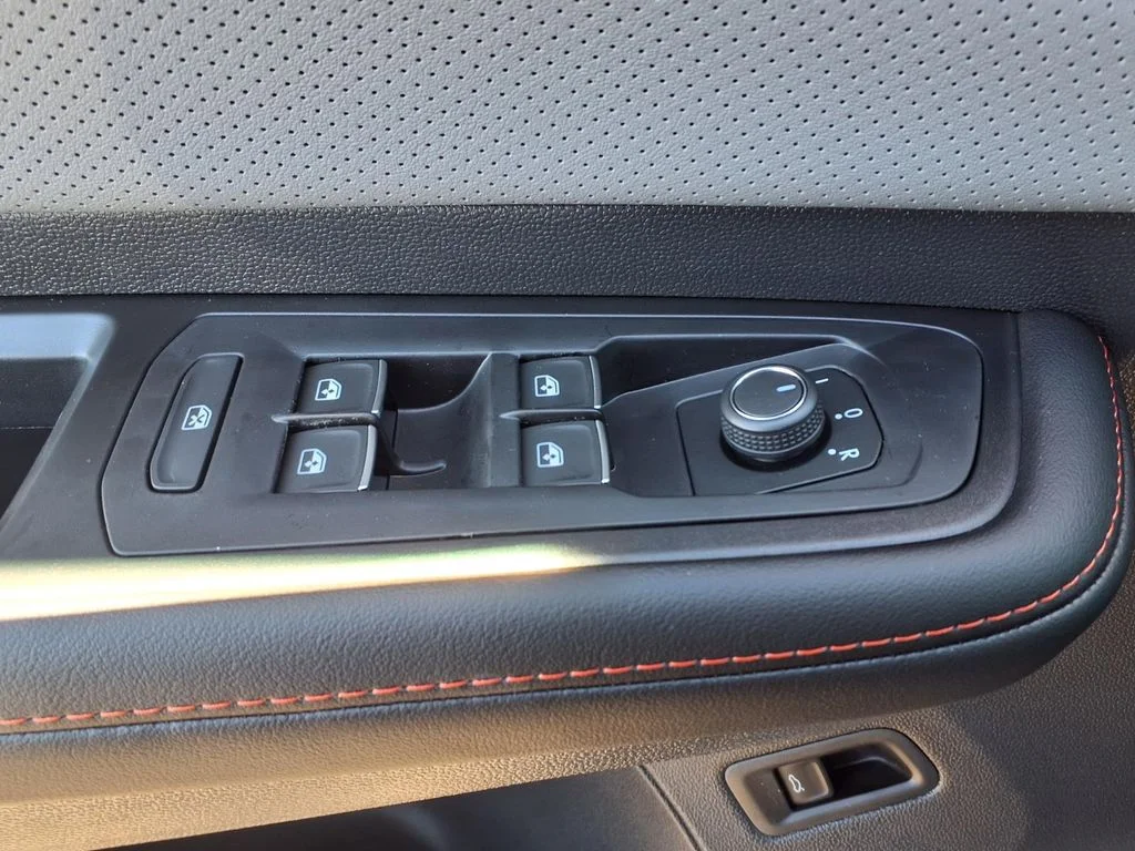 New 2026 Avocado Green Pearl Volkswagen 2.0T Peak Edition image 8