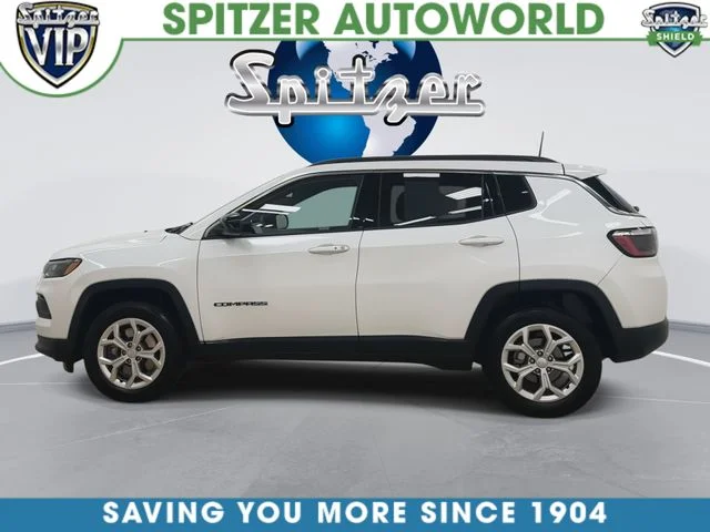 Used 2024 White Jeep Latitude image 7