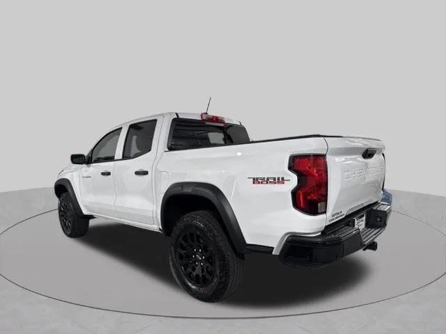 Used 2025 White Chevrolet Trail Boss image 5