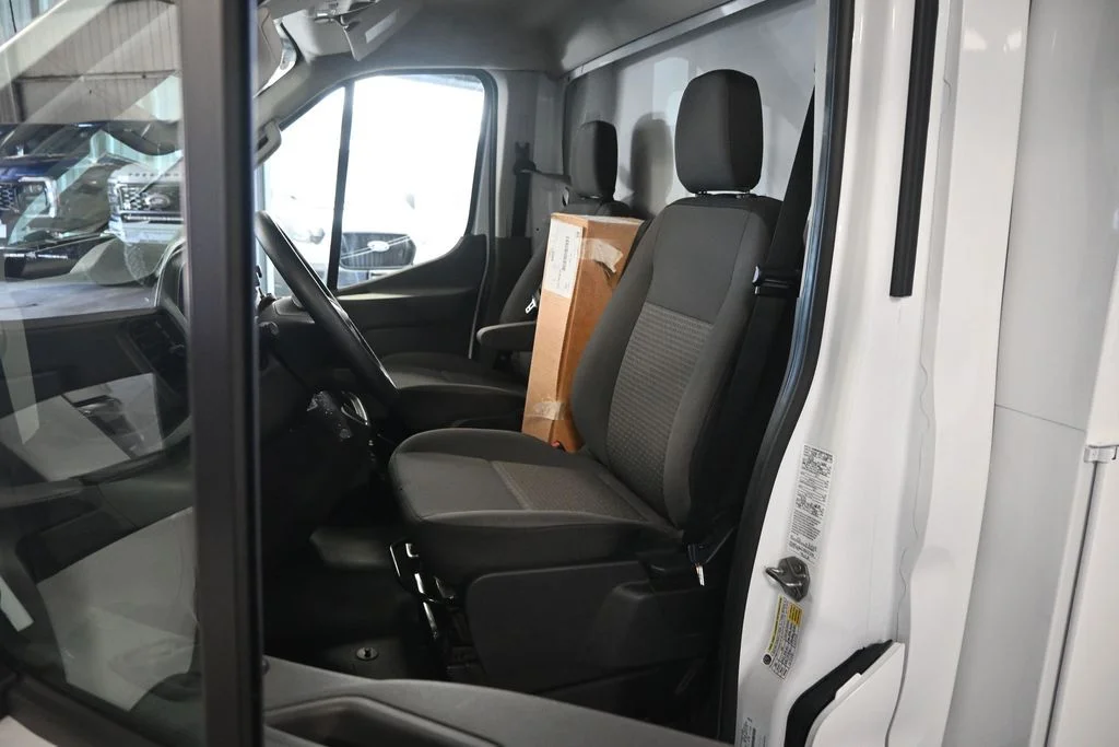 New 2025 Oxford White Ford Base image 10