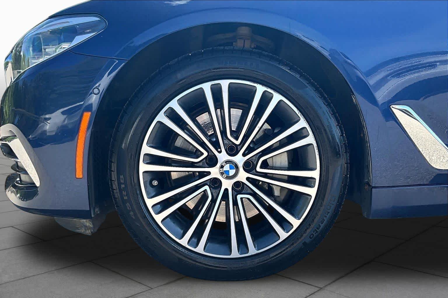 Used 2018 Mediterranean Blue Metallic BMW 530i image 10
