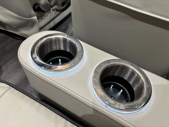 New 2026 Grey Mercedes-Benz Discovery Cross Country image 43