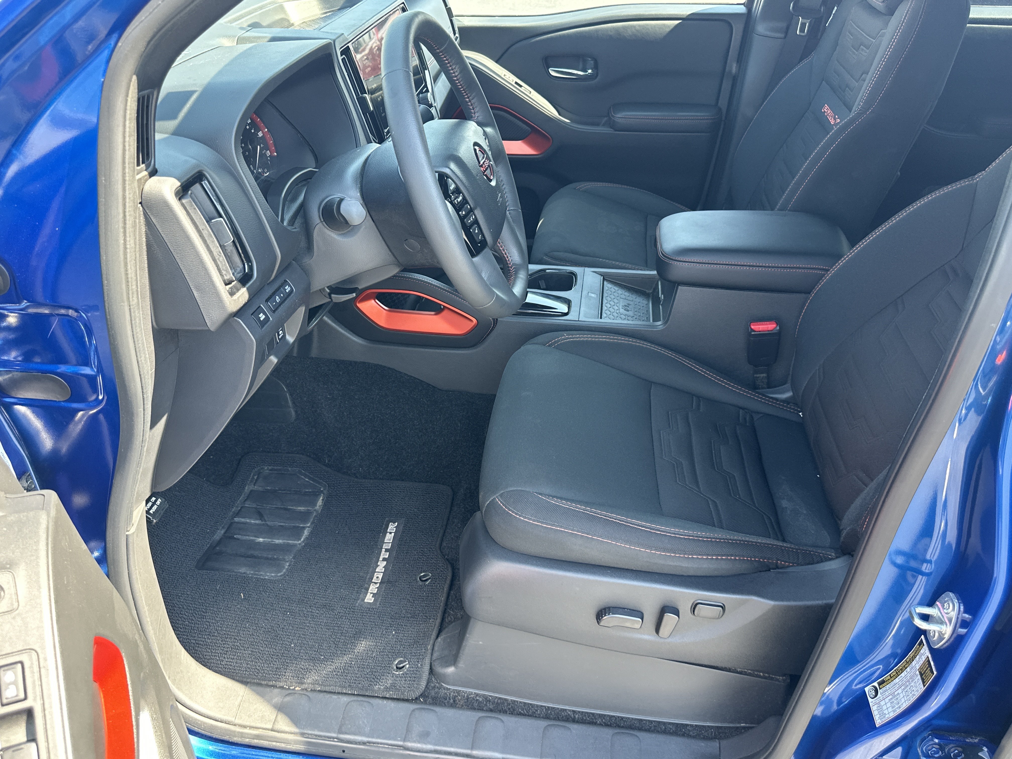 Used 2025 Bluestone Pearl Nissan PRO-X image 10