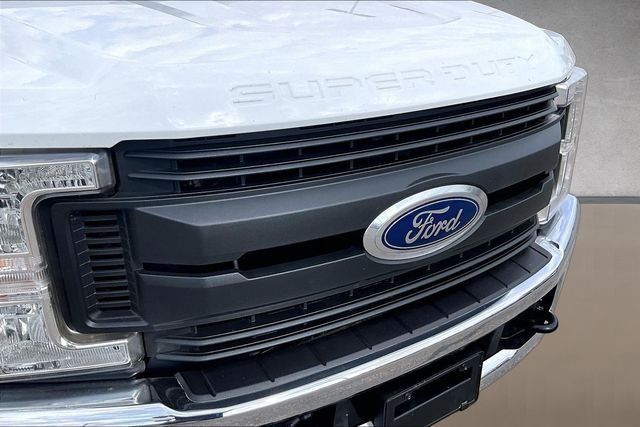 Used 2017 White Ford XL image 19