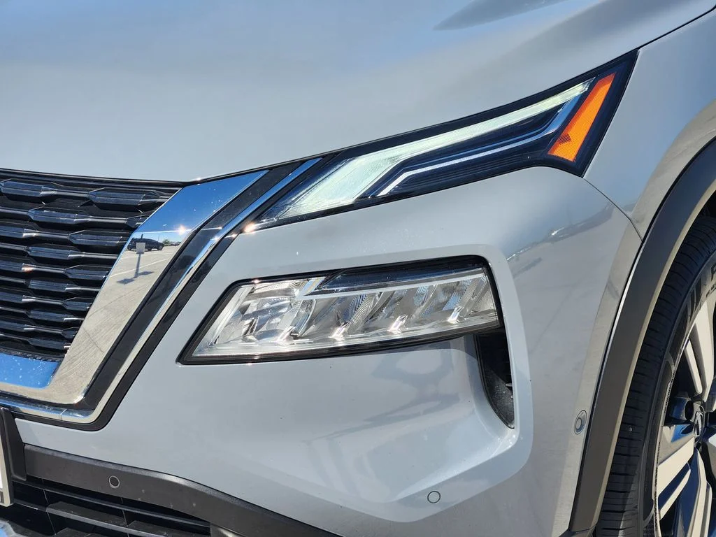 Certified Used 2023 Gray Nissan Platinum image 9
