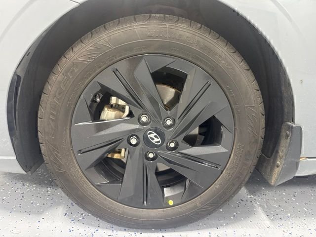 Used 2022 Gray Hyundai SEL image 11