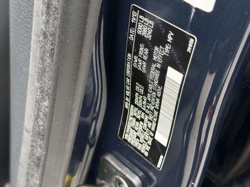 Used 2014 Blue Volvo 3.2 image 26