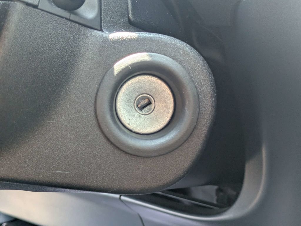 Used 2022 Green Ford XL image 32