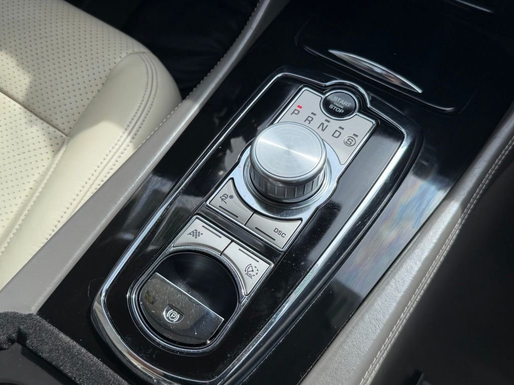 Used 2011 Red Jaguar Base image 16