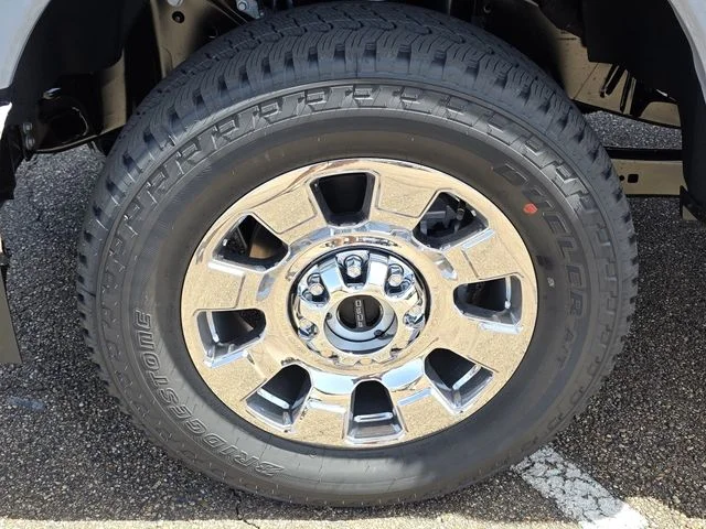 New 2026 Glacier Gray Metallic Tri-Coat Ford F-250® Lariat® image 19