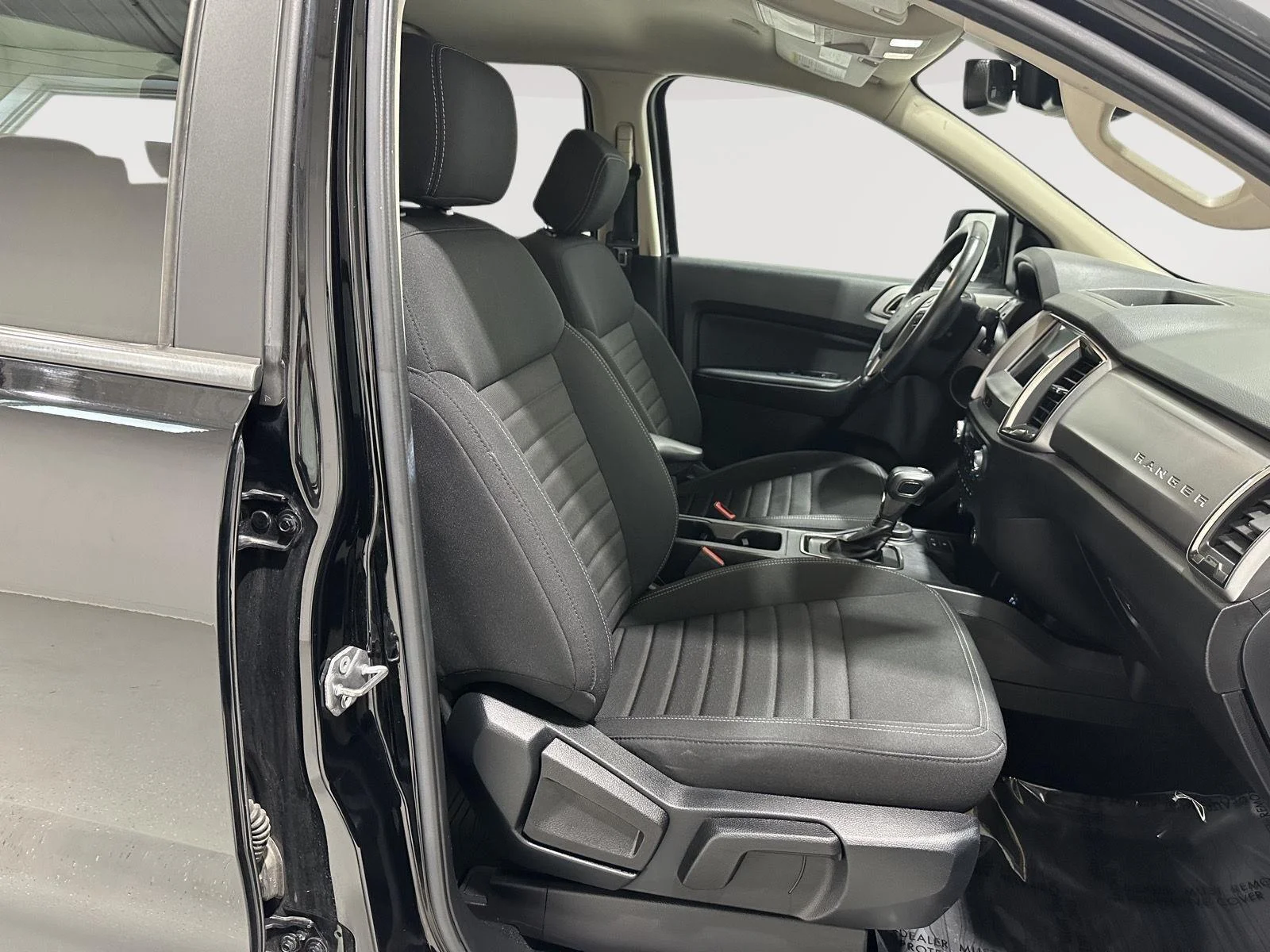 Used 2020 Shadow Black Ford XL image 24