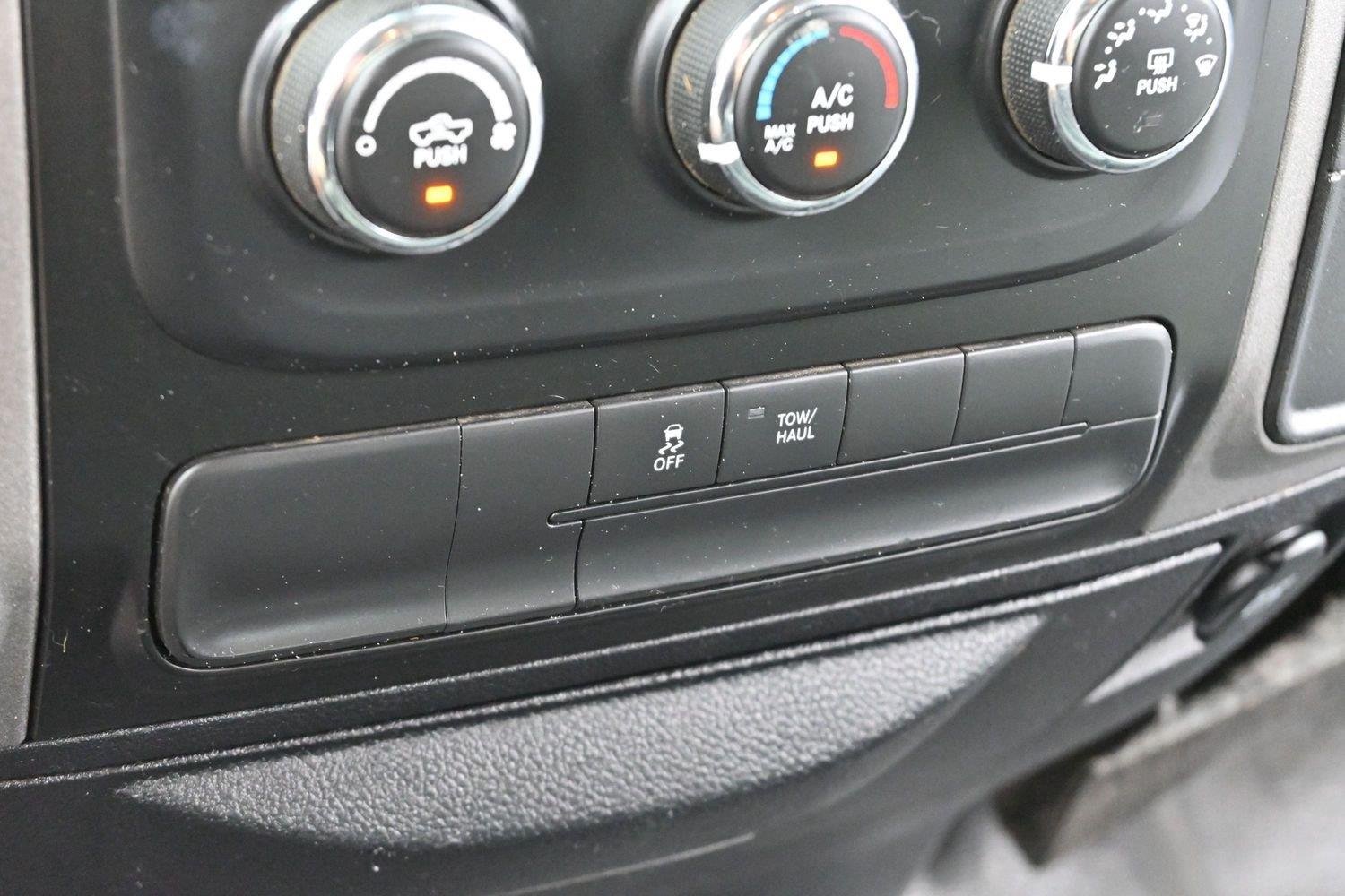 Used 2015 Bright White Clearcoat Ram Tradesman image 22