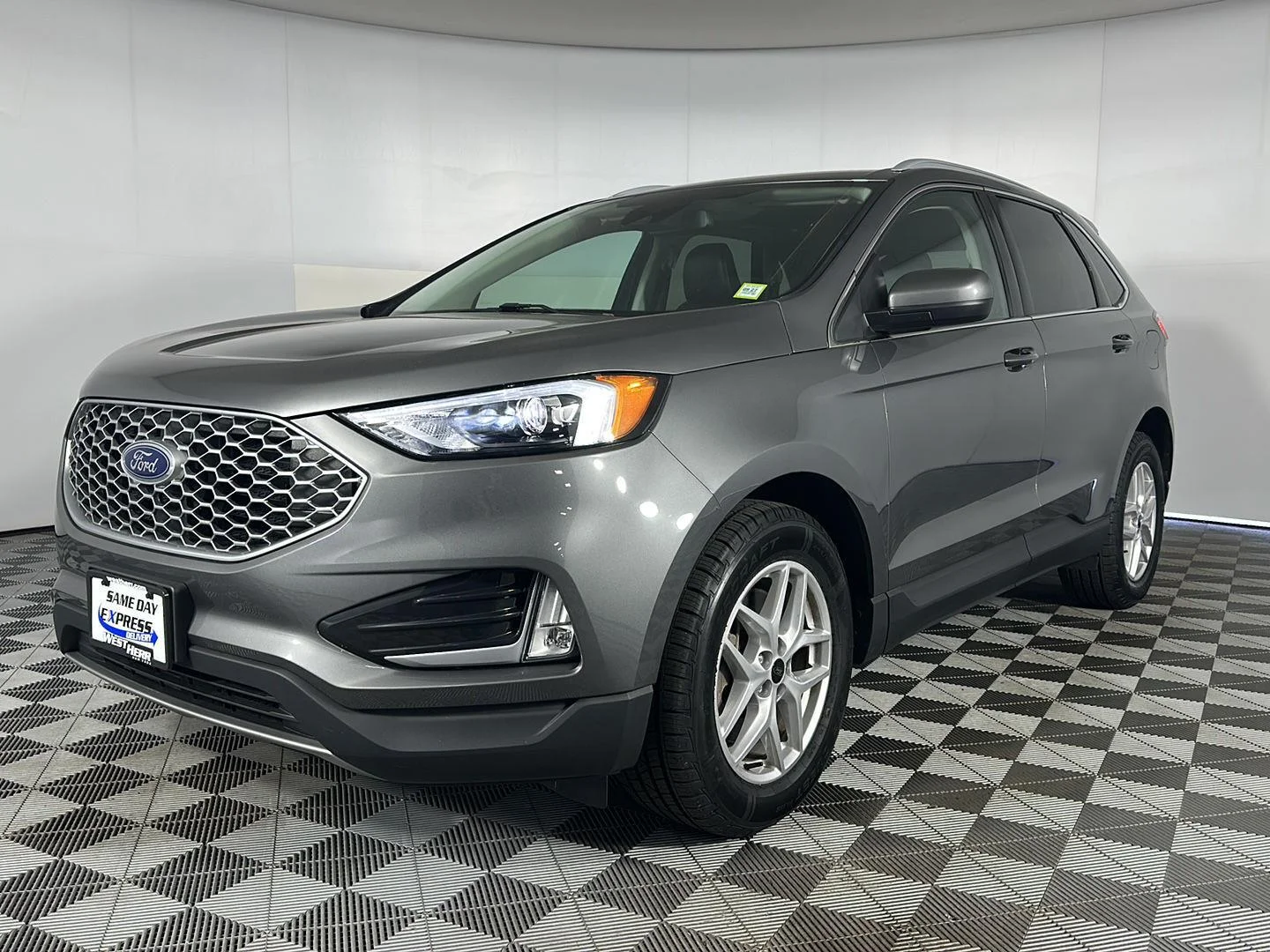 Used 2024 Carbonized Gray Ford SEL image 3