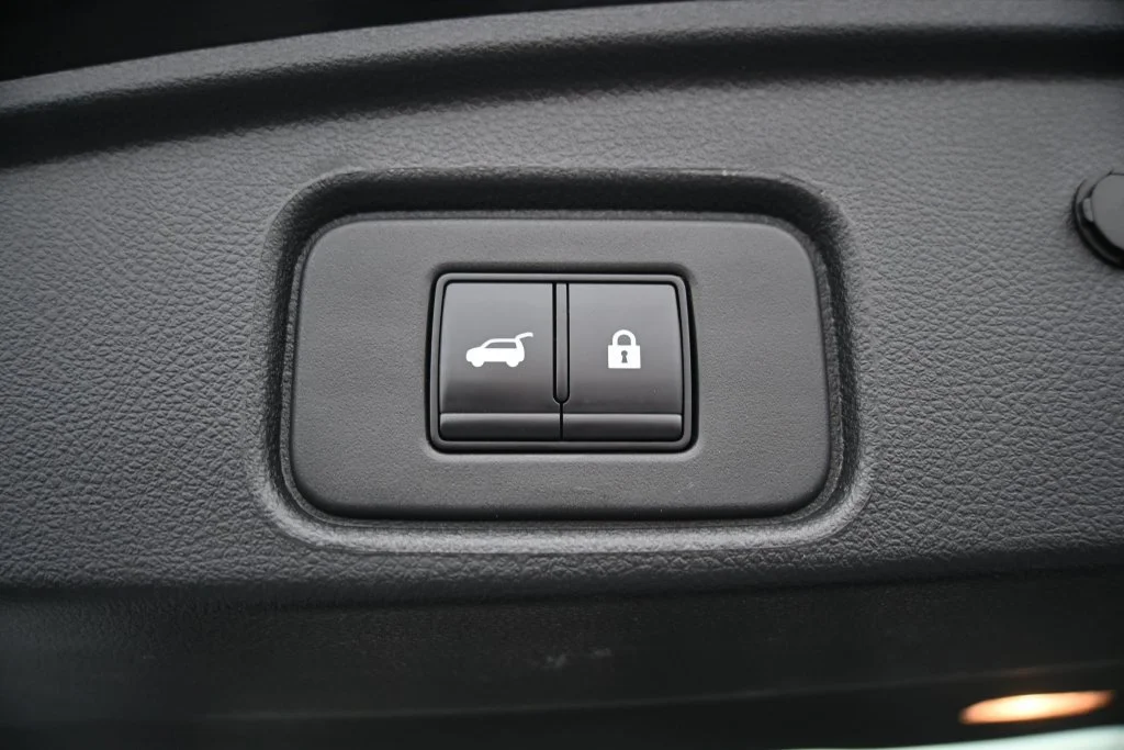 Used 2025 Super Black Nissan SV image 18