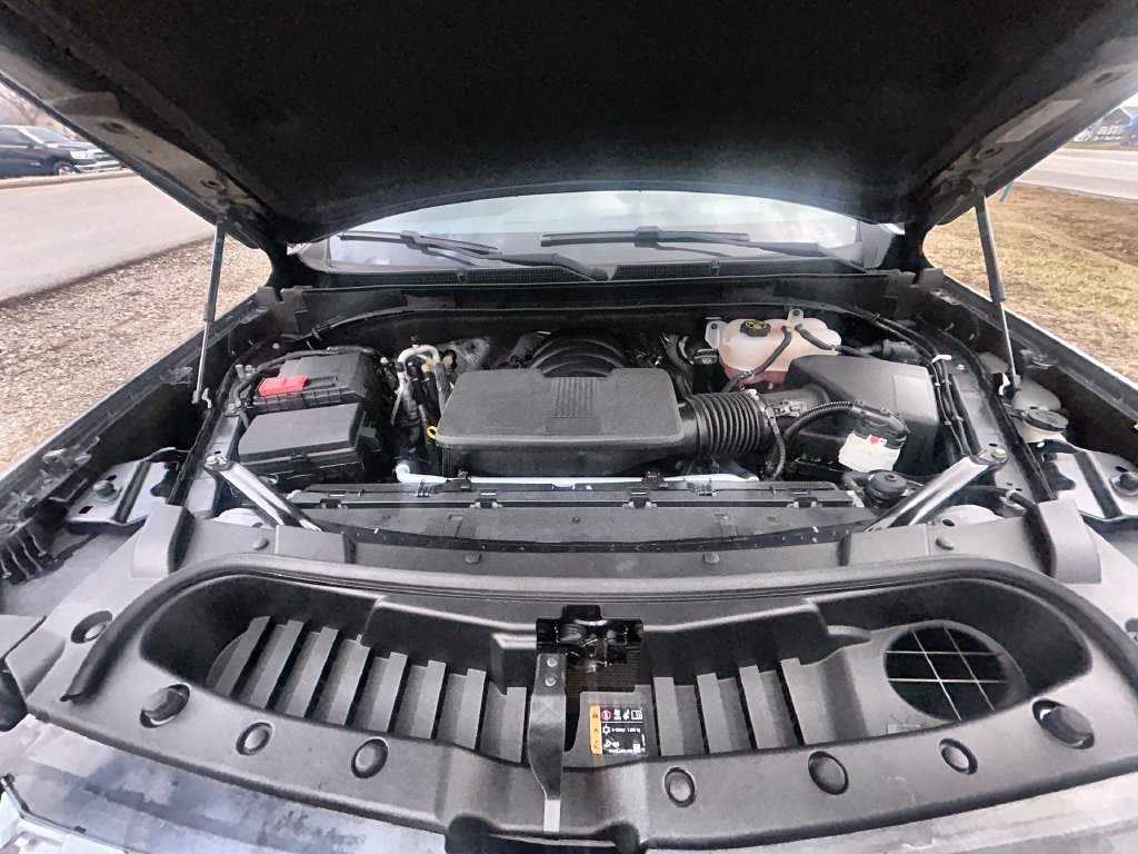 Used 2023 Gray GMC Denali image 33