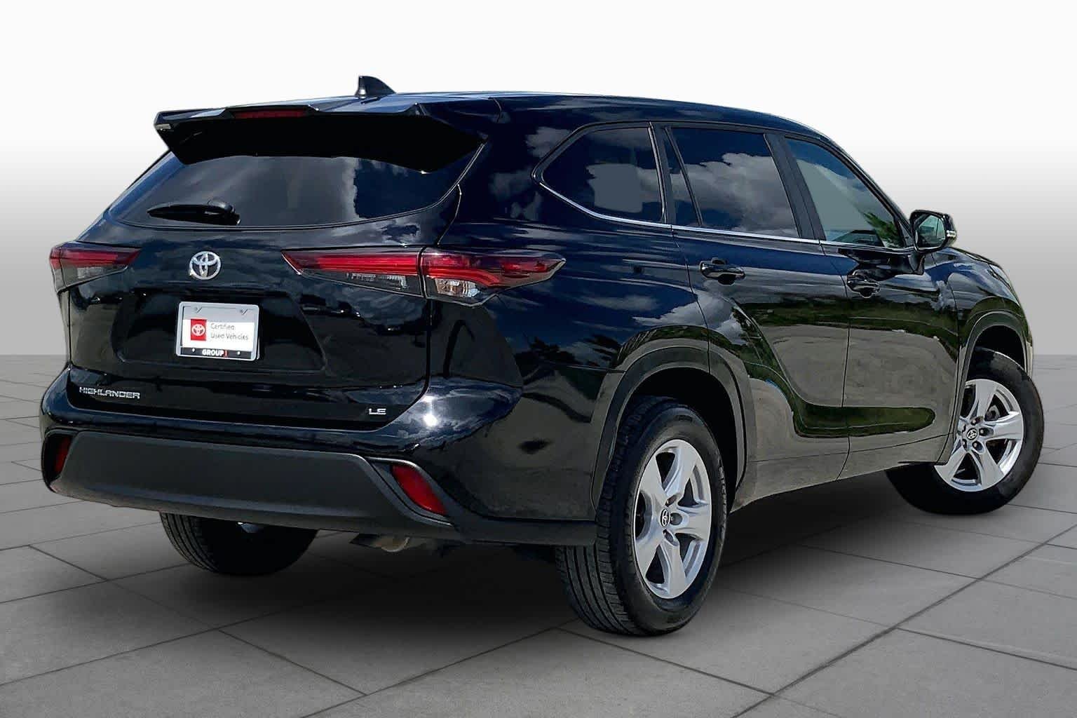Used 2025 Midnight Black Metallic Toyota LE image 13