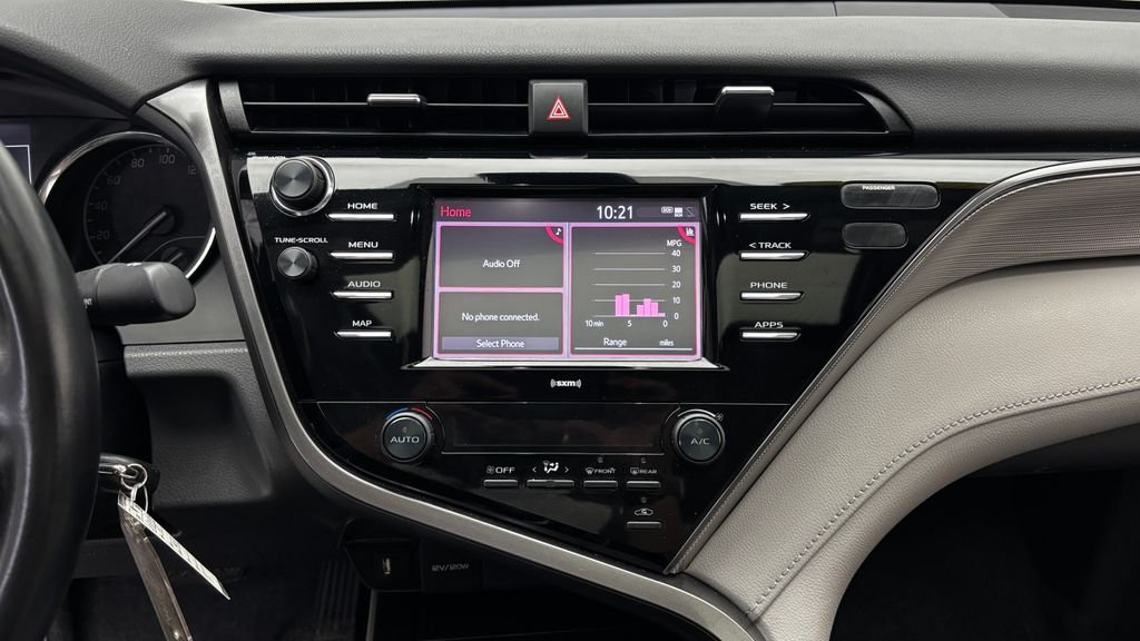 Used 2020 White Toyota SE image 18