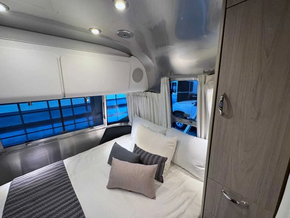 New 2027 SILVER AIRSTREAM  image 21