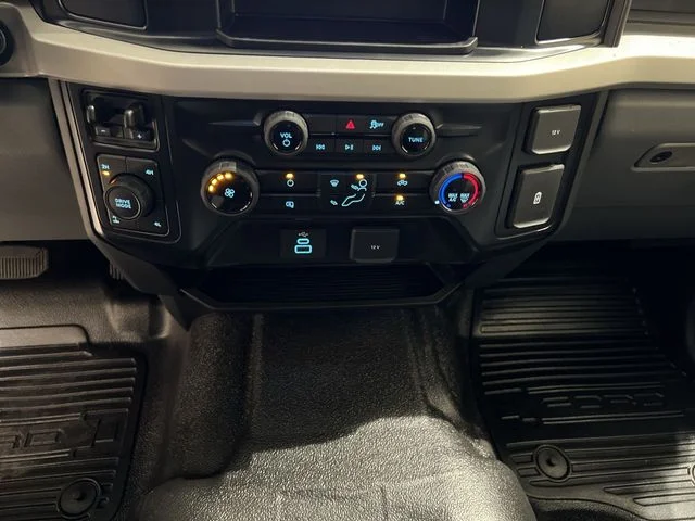New 2026 Oxford White Ford F-250® XL image 15