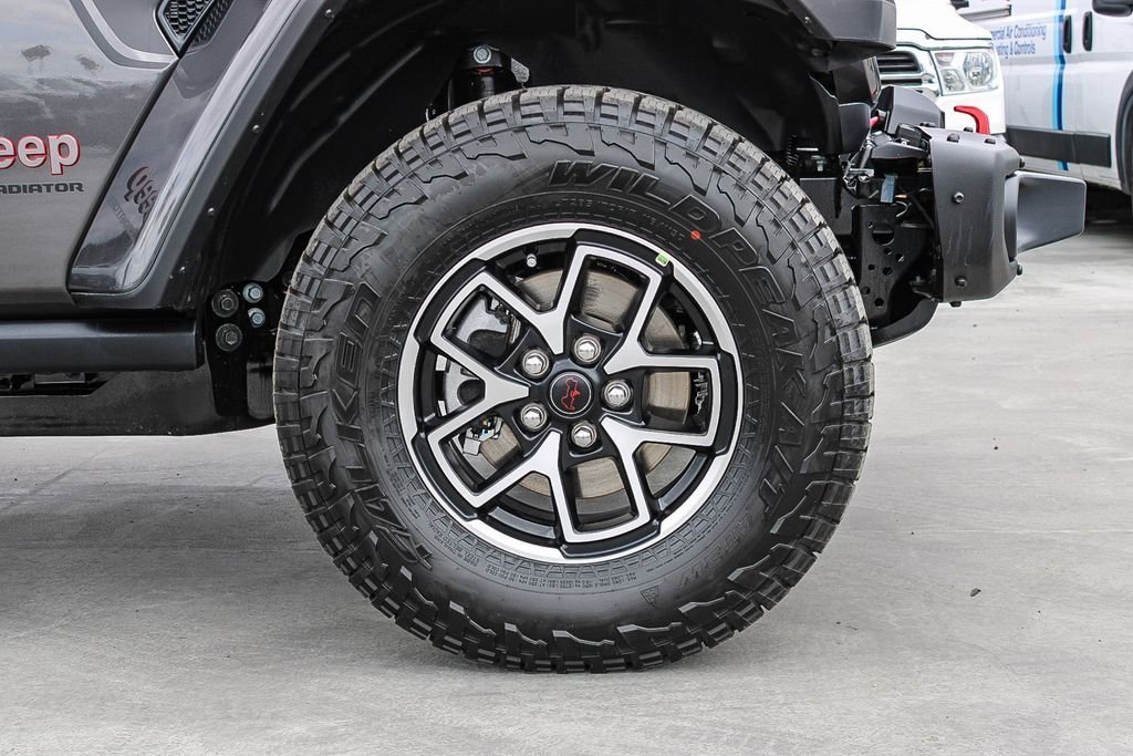 New 2026 Crystal Metallic Jeep Shadow Ops image 11