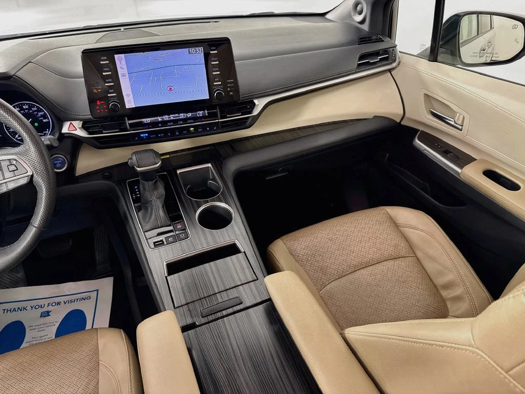 Used 2022 Wind Chill Pearl Toyota Limited image 30