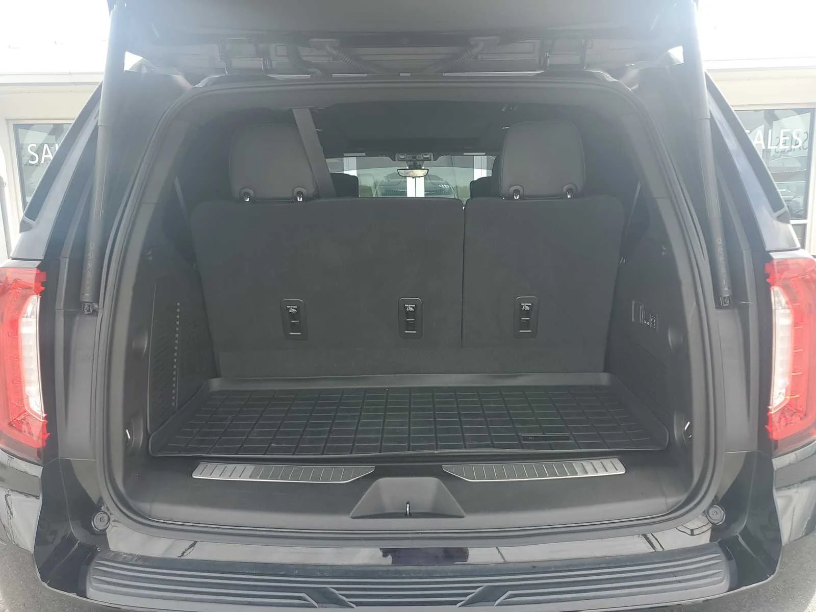 Used 2021 ONYX BLACK GMC Denali image 6