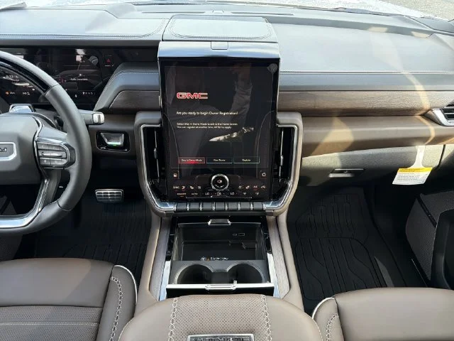 New 2027 Glacier White Tricoat GMC Denali Ultimate image 18