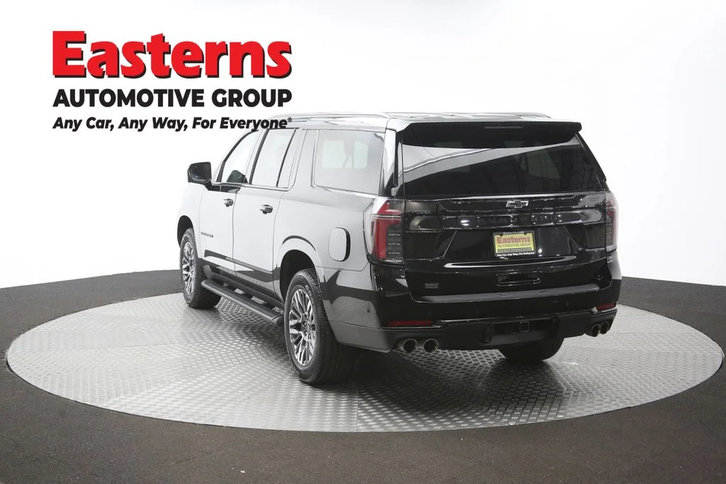 Used 2025 Black Chevrolet Z71 image 39