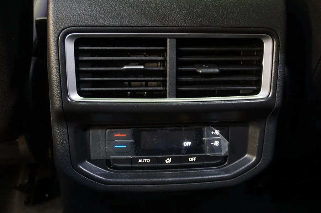 New 2026 Black Volkswagen 2.0T SE w/Technology image 29