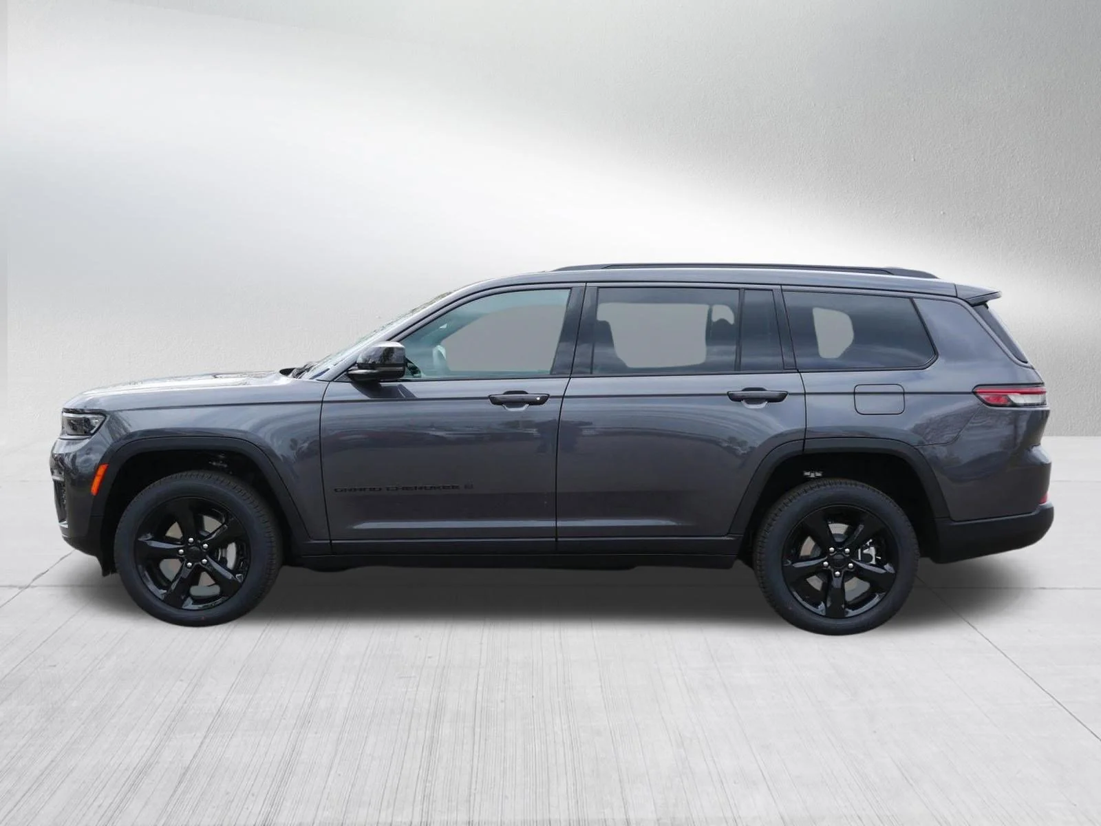 New 2026 Baltic Gray Metallic Clear-Coat Exterior Paint Jeep Limited image 4