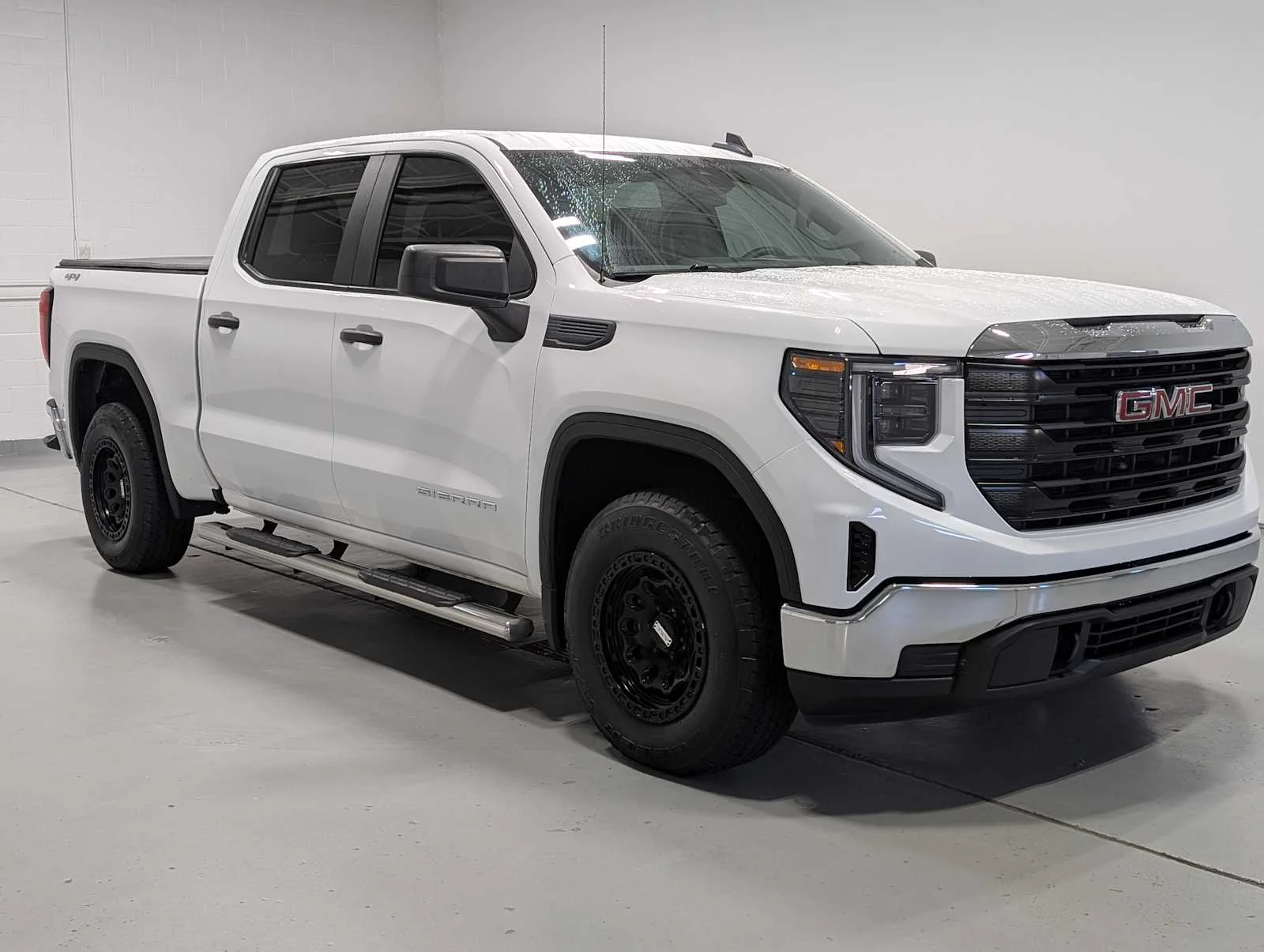 Used 2022 Summit White GMC Pro image 6