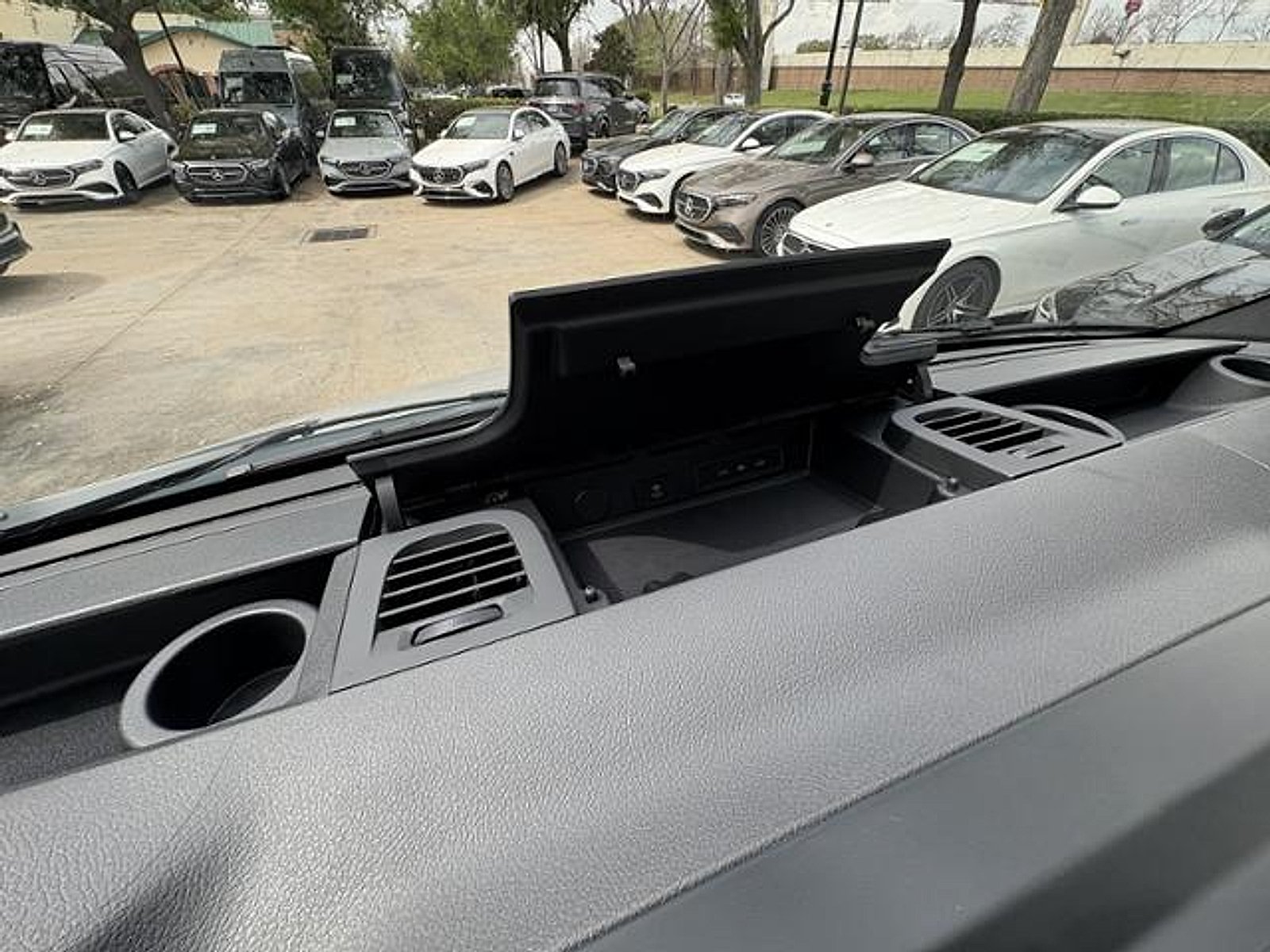 New 2026 high-tech silver metallic Mercedes-Benz  image 18