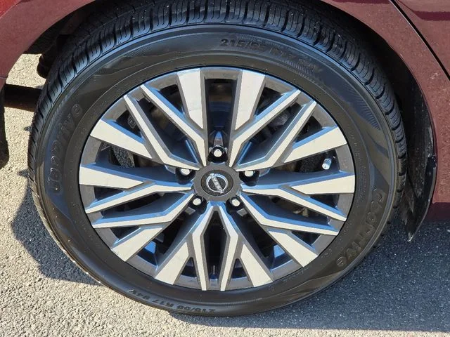 2024 Nissan Altima SV - Photo 12