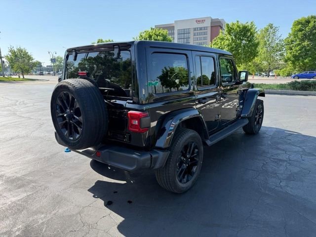 Used 2022 Black Jeep Unlimited Sahara 4x4 image 7