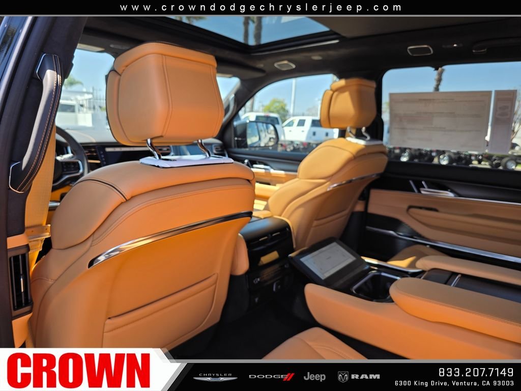 New 2026 High Gloss Black Exterior Paint Jeep Summit Reserve image 14