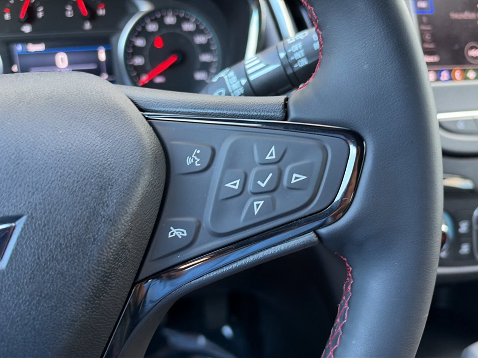 Used 2023 Summit White Chevrolet RS image 33