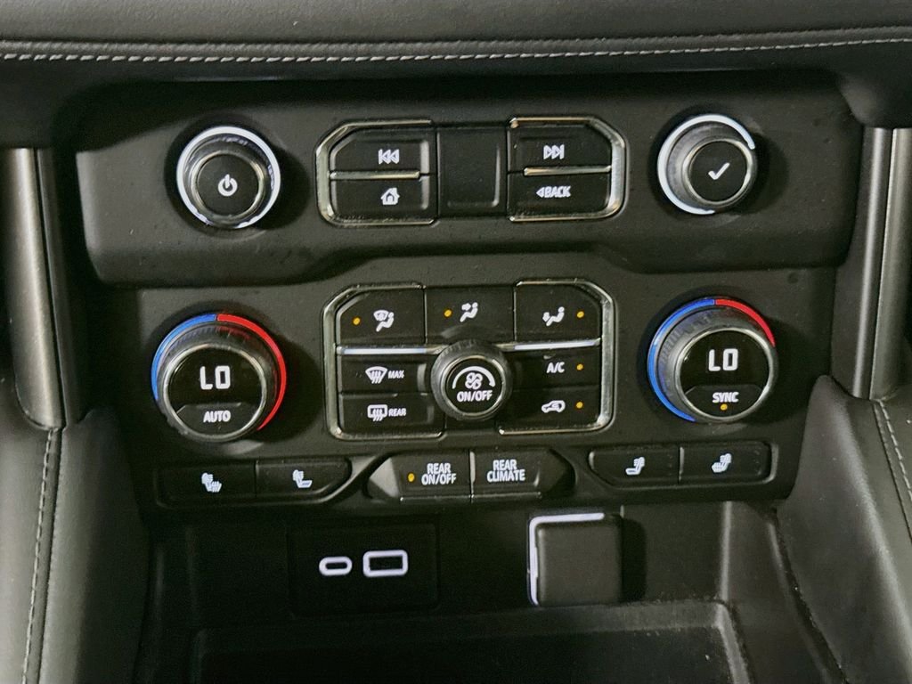 Used 2021 Black Chevrolet Z71 image 15